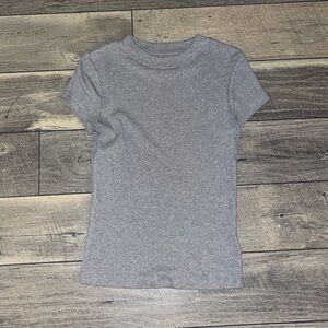 grey t shirt